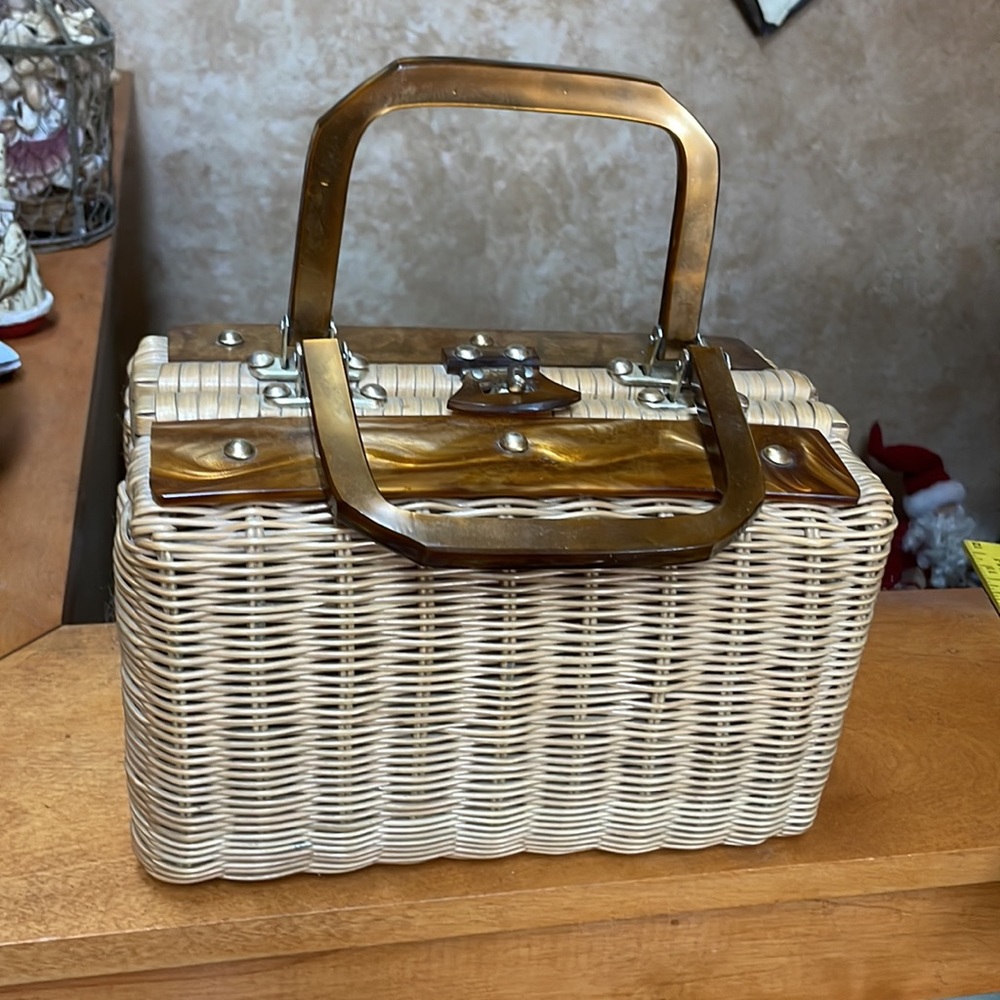 Vintage Straw Basket Handbag - Picture 13 of 16